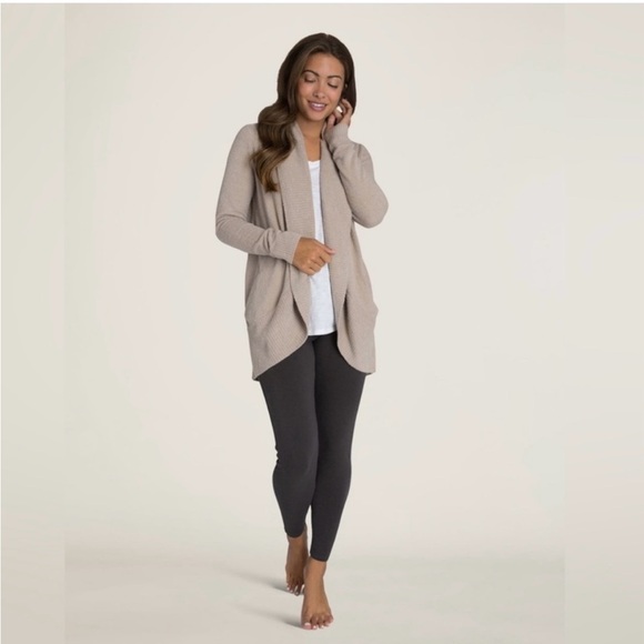 Barefoot Dreams Circle Cardi Cardigan Tan Cozychic Sweater. Medium - Picture 3 of 13